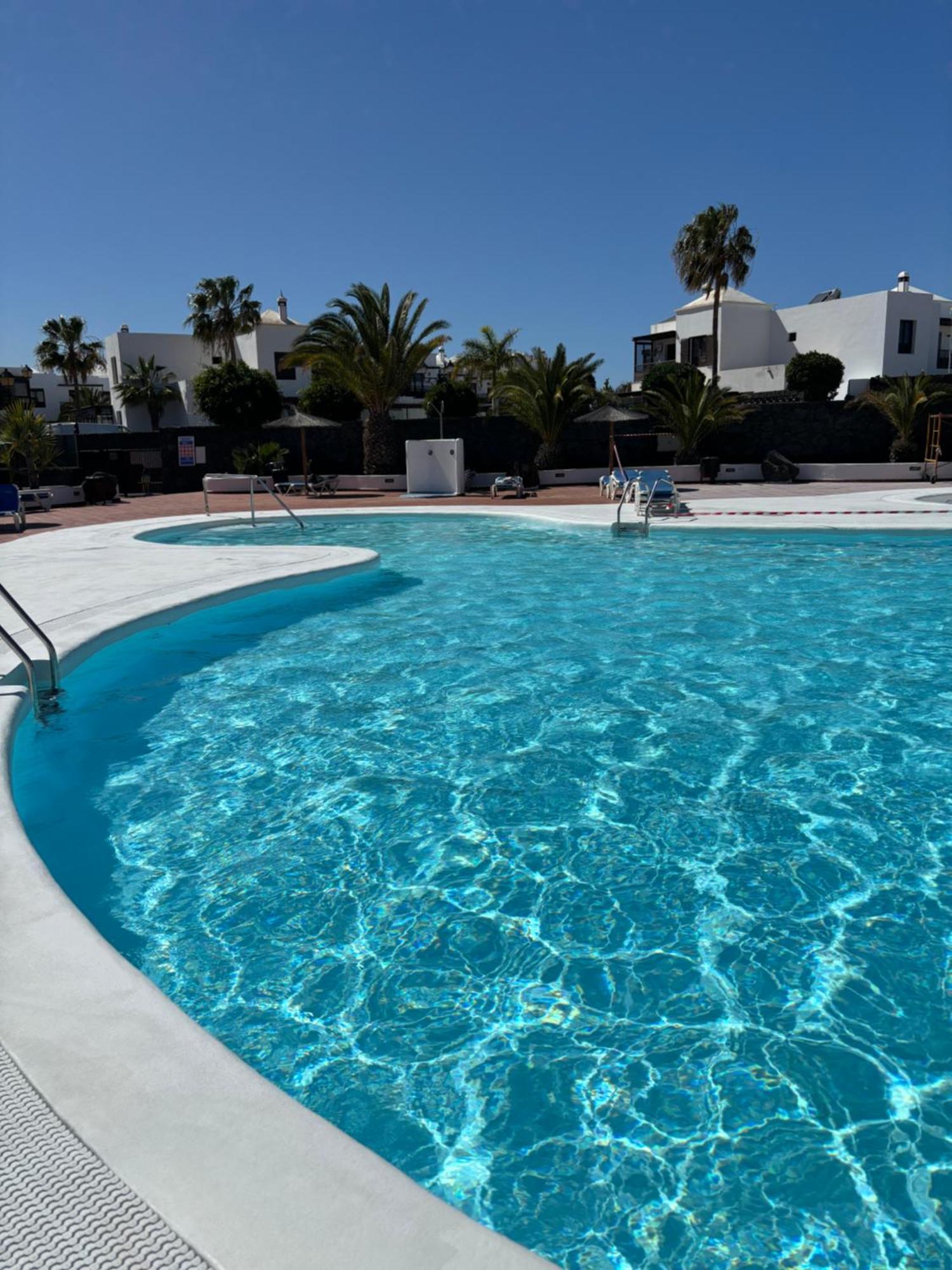 Casa Amplia Y Moderna De 3 Habitaciones En Complejo Con Piscina Costa Teguise Exterior foto